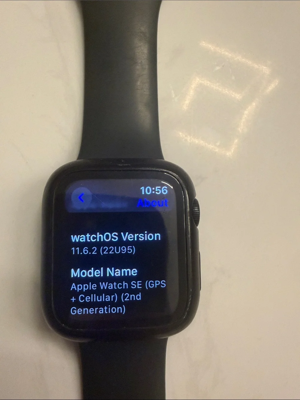 Apple Watch SE 2nd generation w/ cellular Black Silicone Band + waterproof case